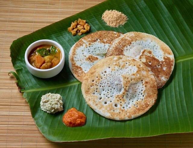 Thattu Dosa (3), Sambar ,Coconut Chutney, Tomato Chutney, Mullak (Combo)